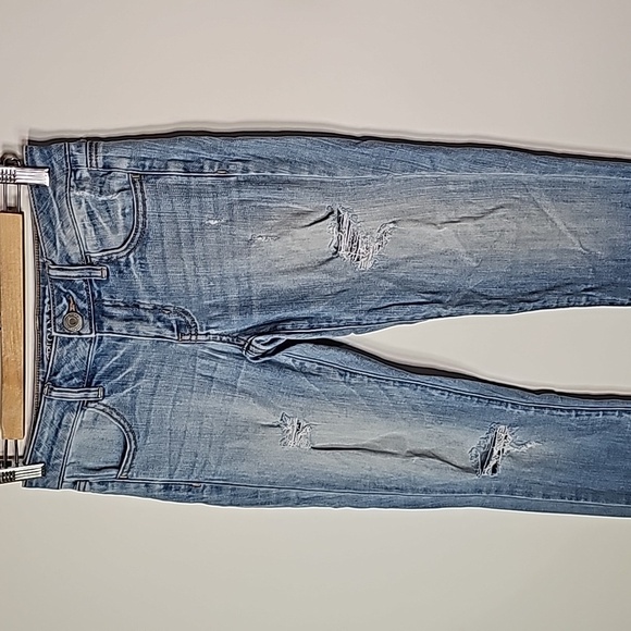 American Eagle 29x31  light wash size 2 jeggings - Picture 2 of 8